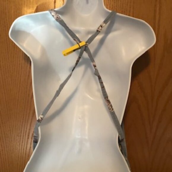 Vintage 1950s Lightweight Long Cotton Apron Blue Roses Pockets Adjustable Size - Picture 6 of 9